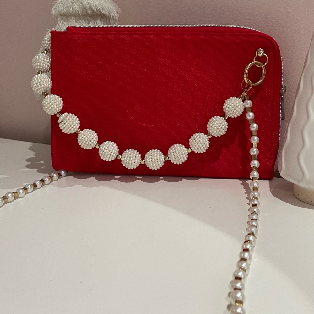 Dior pouch
